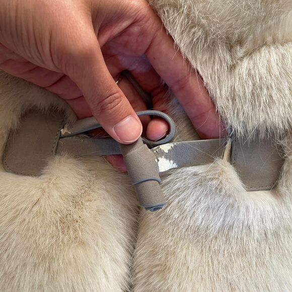 Vintage 90s White Faux Fur Vest Satin Lined Winter Glam Gilet Toggle Closure L - Picture 7 of 8